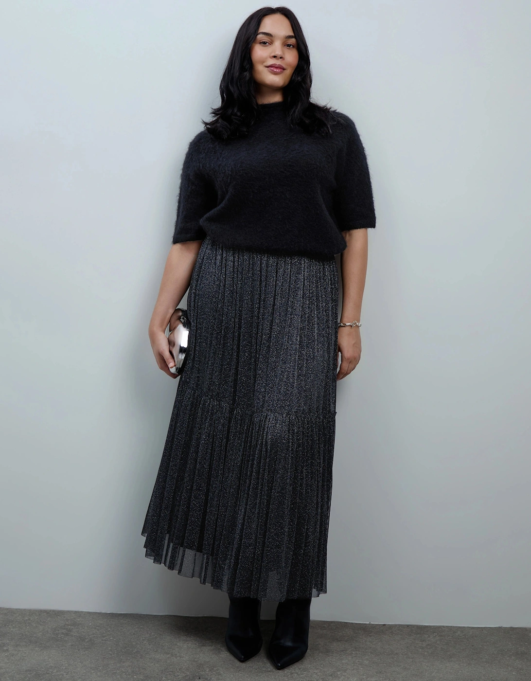 Black Moss Yarn Knitted Short Sleeve Jumper
