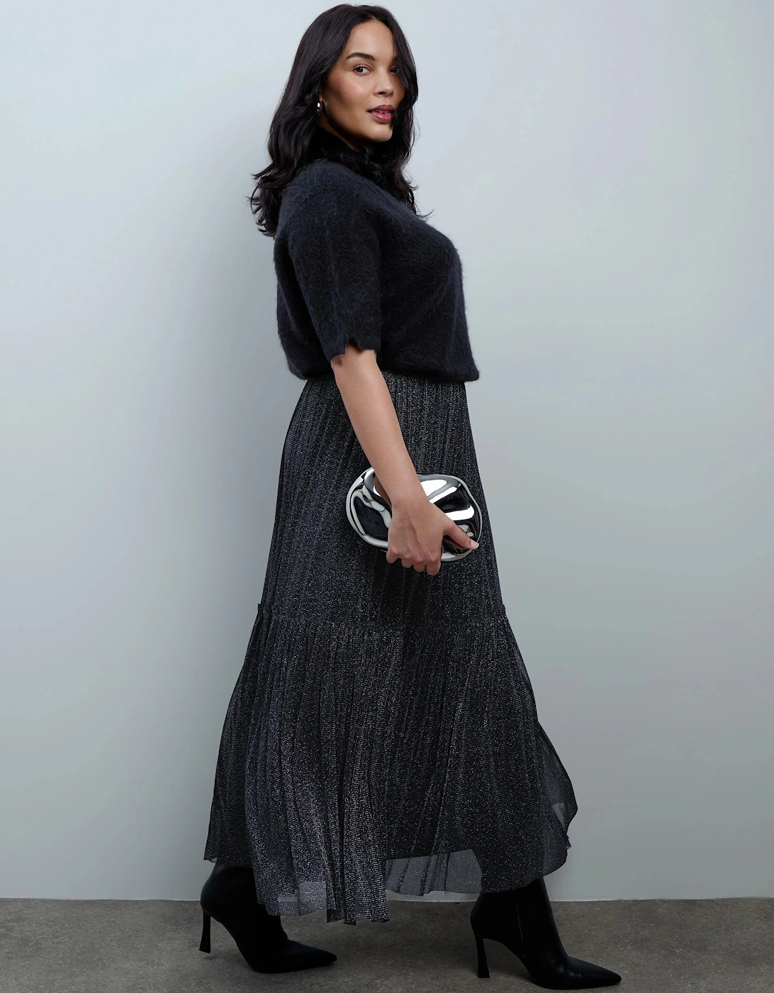 Black Moss Yarn Knitted Short Sleeve Jumper