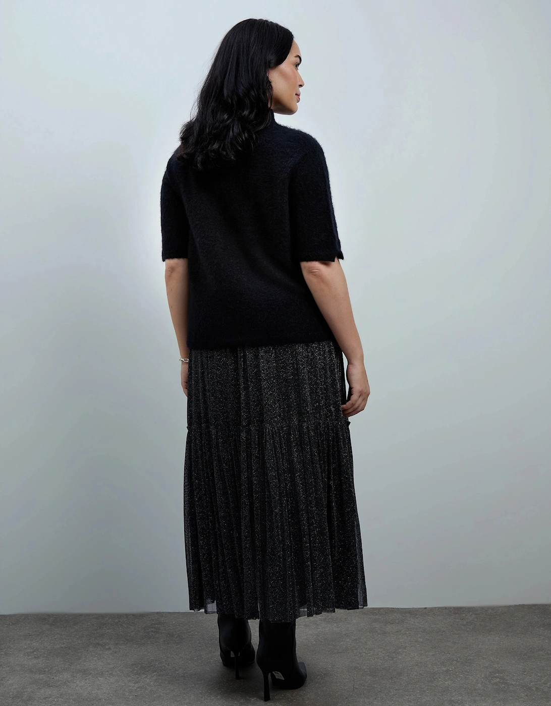 Black Moss Yarn Knitted Short Sleeve Jumper