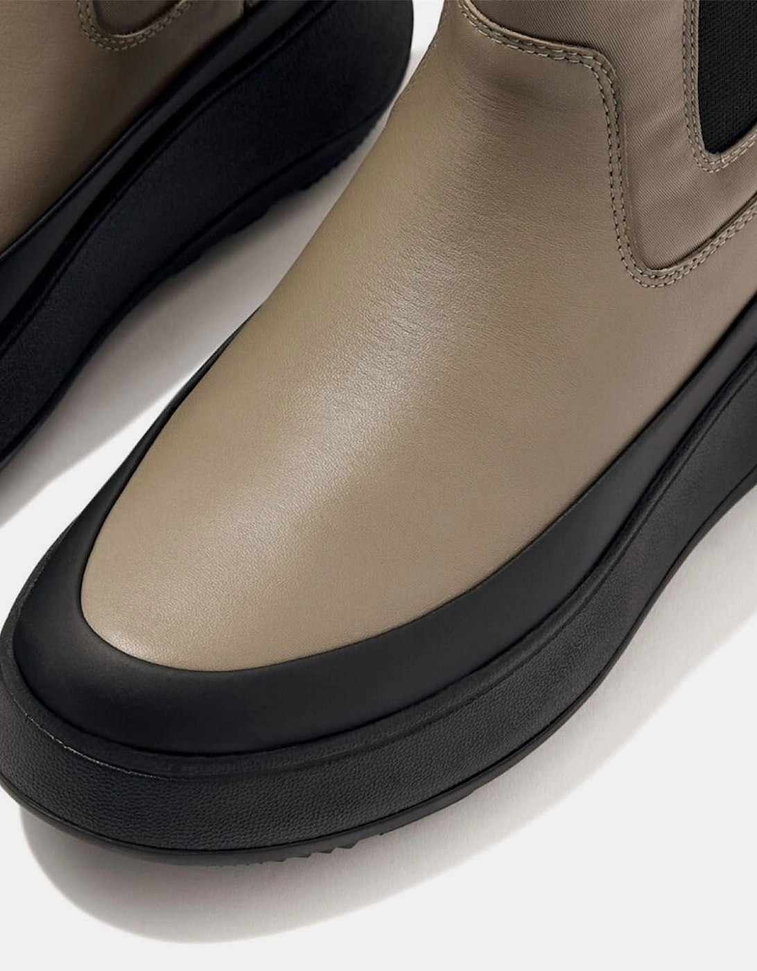 Mode Water Resistant Flatform Chelsea Boots